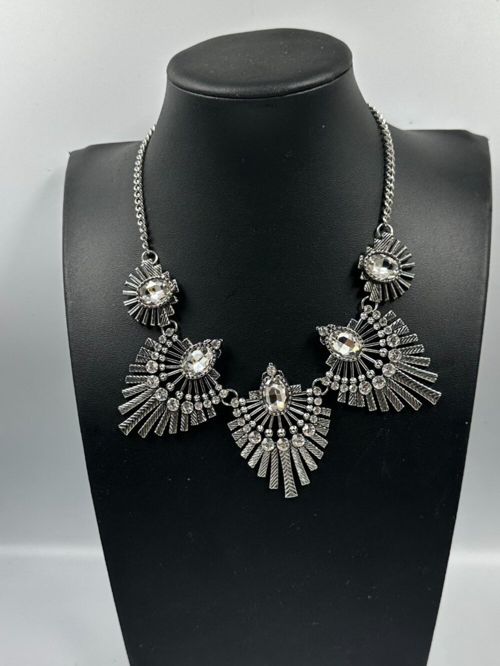 Necklace - Picture 4 of 10